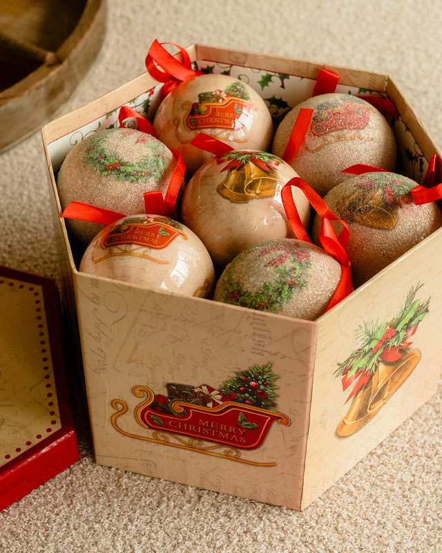 Set de 14 Bolas de Navidad Vintage en Caja Decorativa