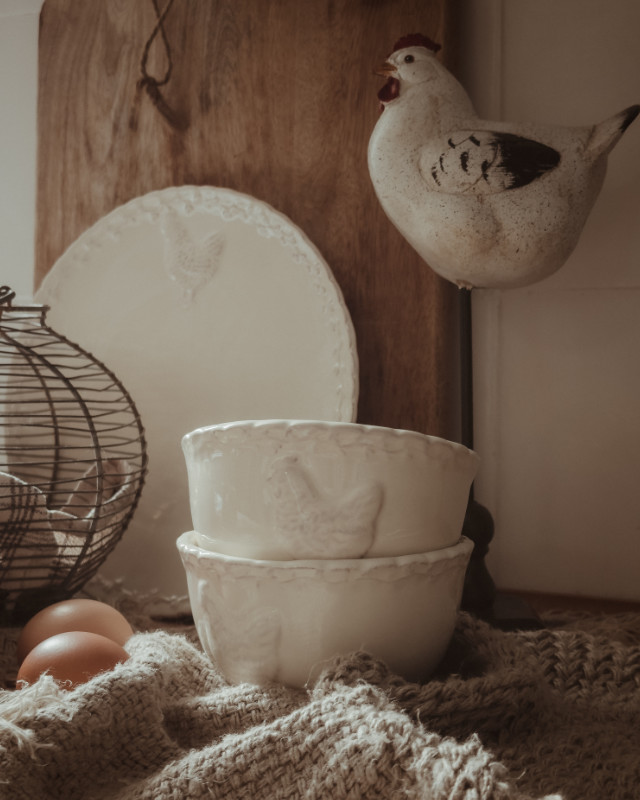 Cuenco de Cerámica Rústico "Farmhouse Chicken" - Color Beige